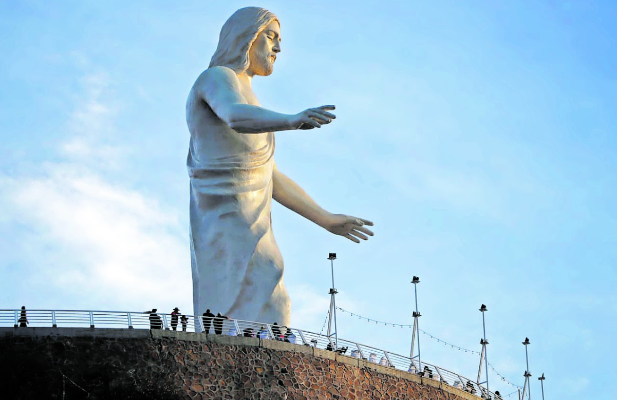 Inauguran Cristo de 33 metros en Zacatecas, el más grande de México