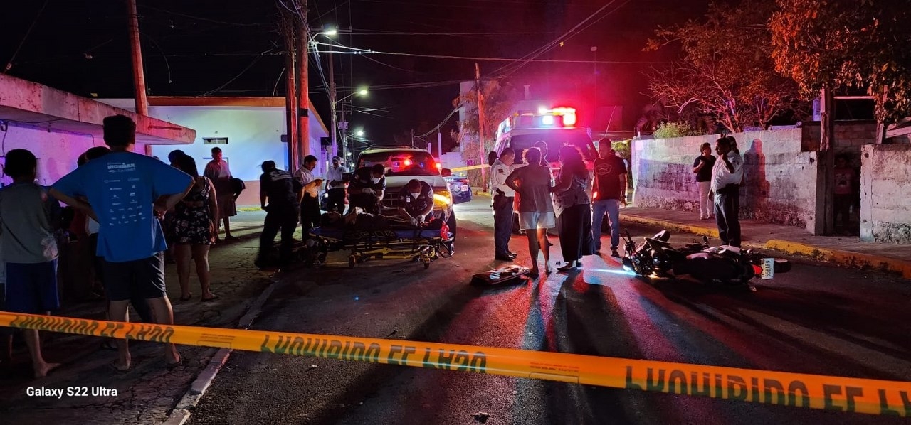 Adolescente resulta hospitalizado luego de chocar en Cozumel