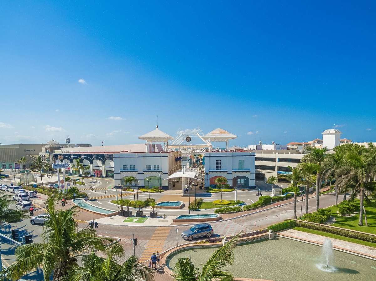 ¿Cuántas plazas comerciales hay en Mérida?