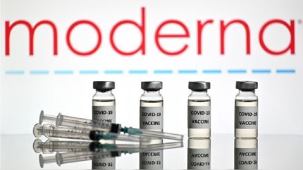 Moderna tendría lista su vacuna contra el cáncer para "finales de la década"