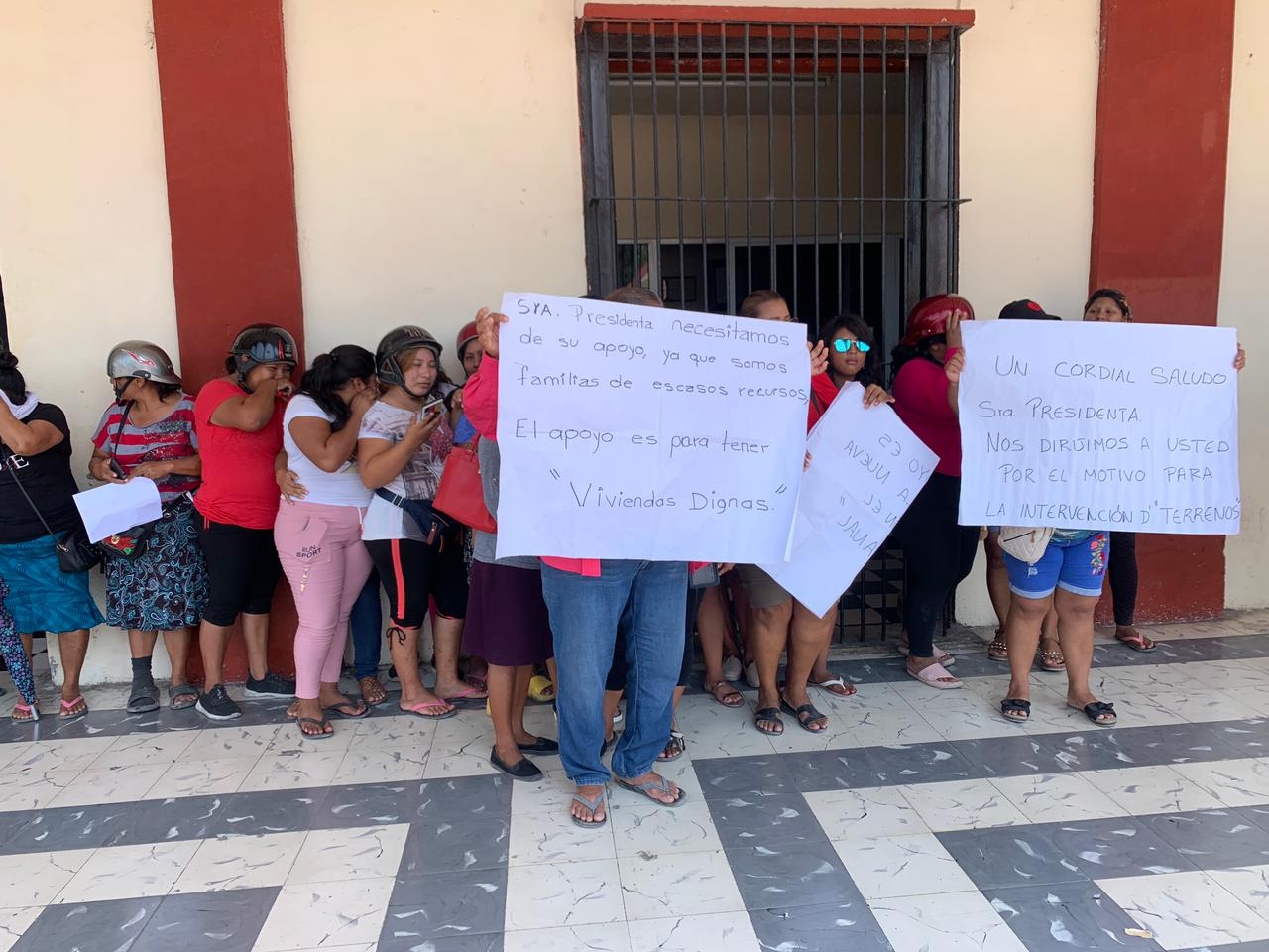 Fiscalía de Campeche desaloja a vecinos de una zona de invasión en Champotón