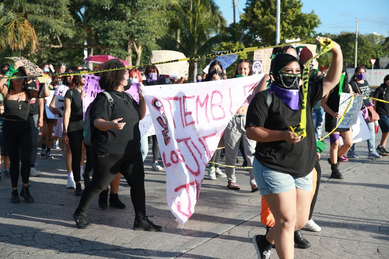 Feministas de Quintana Roo exigen investigar falsos feminicidios