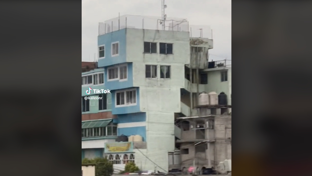 Casa invertida en Ecatepec vista desde el Mexicable se viraliza: "Es una pirámide invertida"