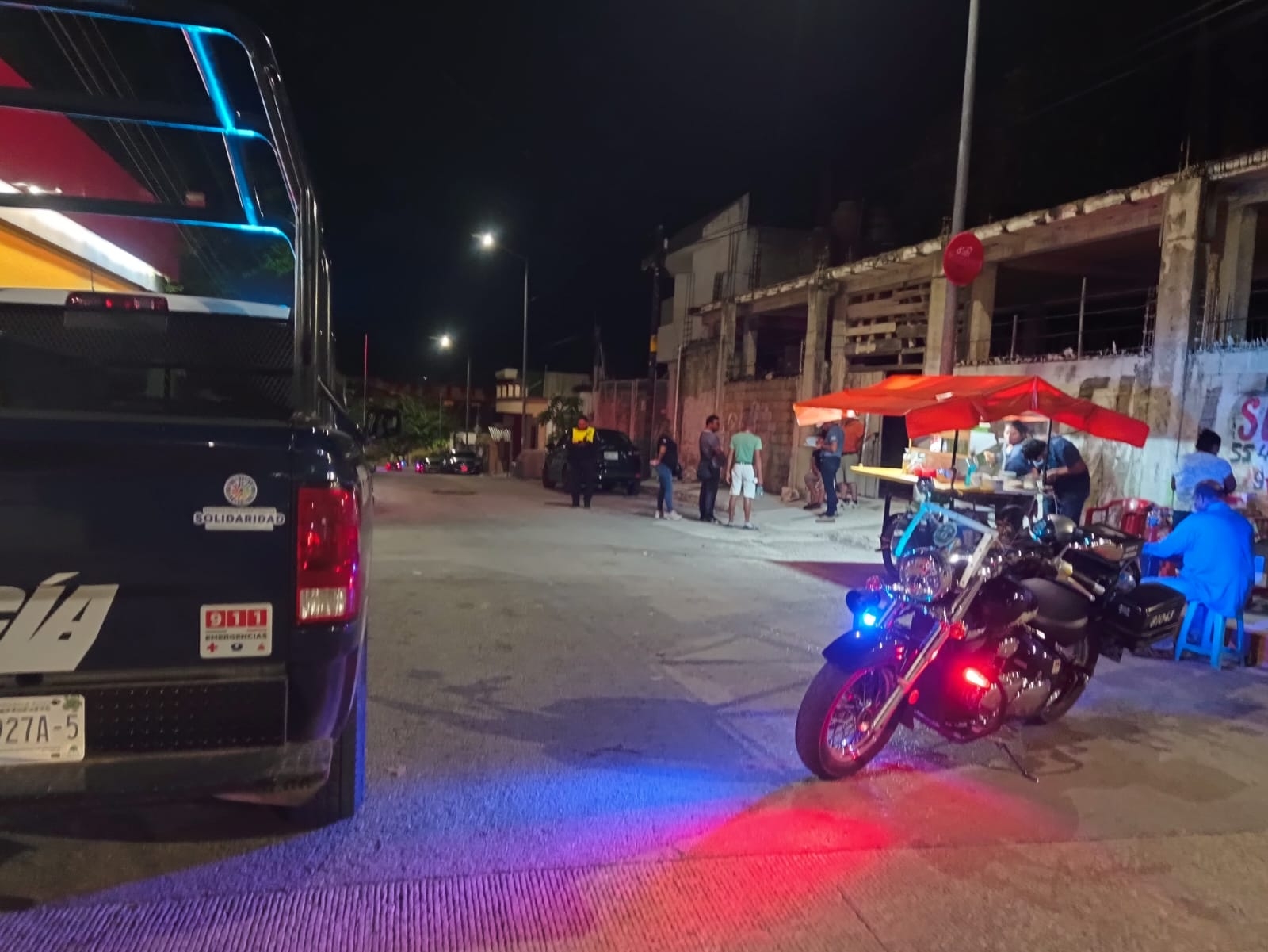 En la zona, la Policía Quintana Roo, mantiene un operativo en busca de los agresores los cuales al parecer huyeron
