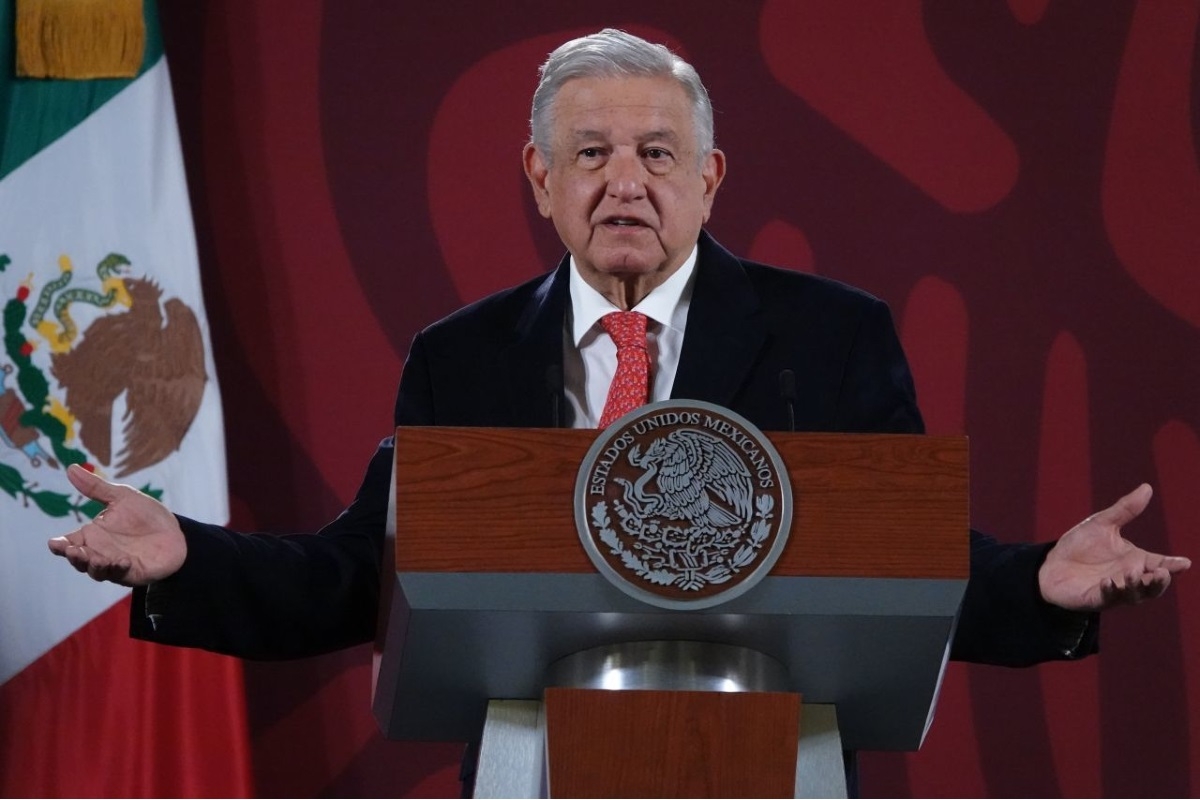 El presidente ha criticado el gobierno de Dina Boluarte, mandataria peruana