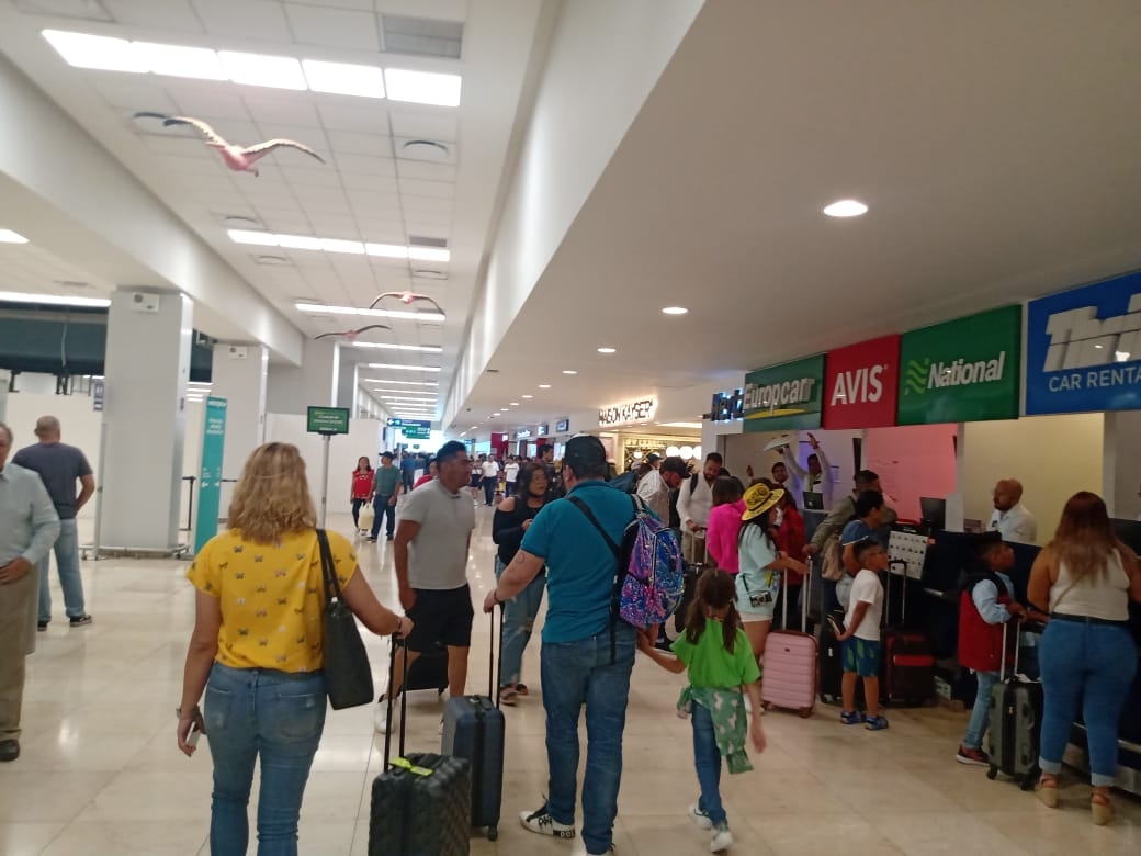 Aeropuerto de Mérida opera con normalidad tras el incidente entre dos aviones en la pista