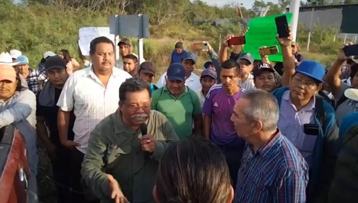 Ejidatarios intentan bloquear la vía Bacalar-Felipe Carrillo Puerto