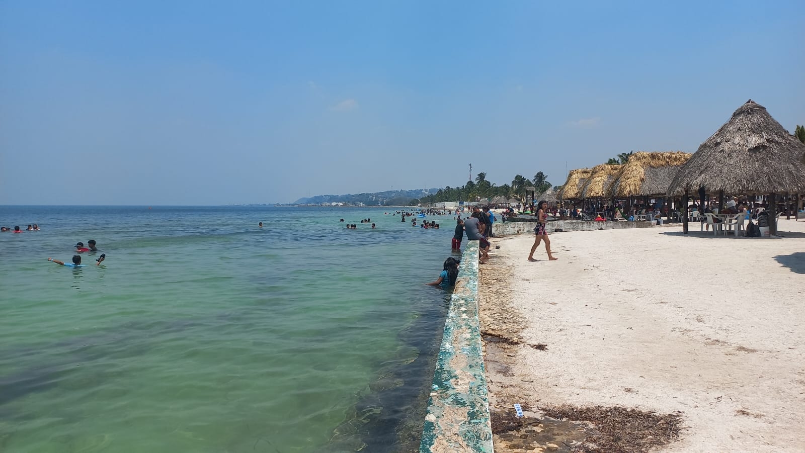 Campechanos disfrutan del fin de sus vacaciones de Semana Santa desde Playa Bonita