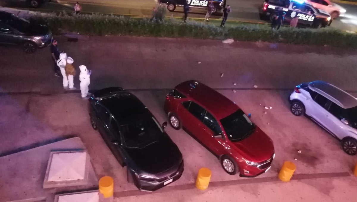 Atacan a balazos a tres jóvenes en Cancún; hay una persona lesionada