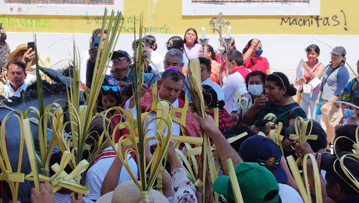 Realizan procesión en las calles de Campeche por Domingo de Ramos: EN VIVO