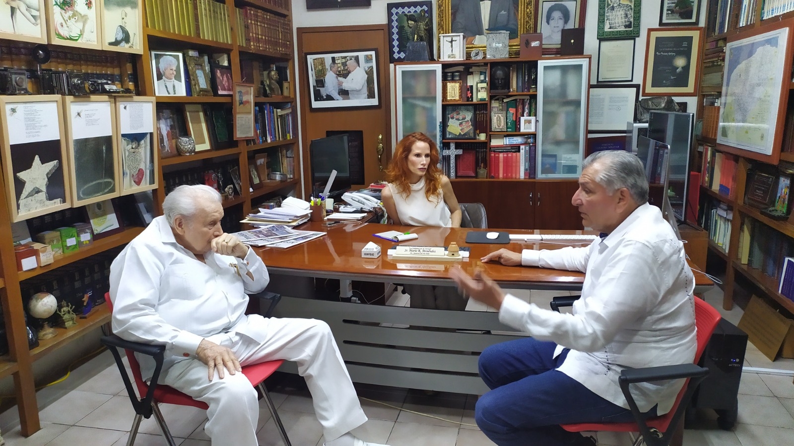 Adán Augusto López, secretario de Gobernación, se reúne con Don Mario Renato Menéndez, Director de Por Esto!