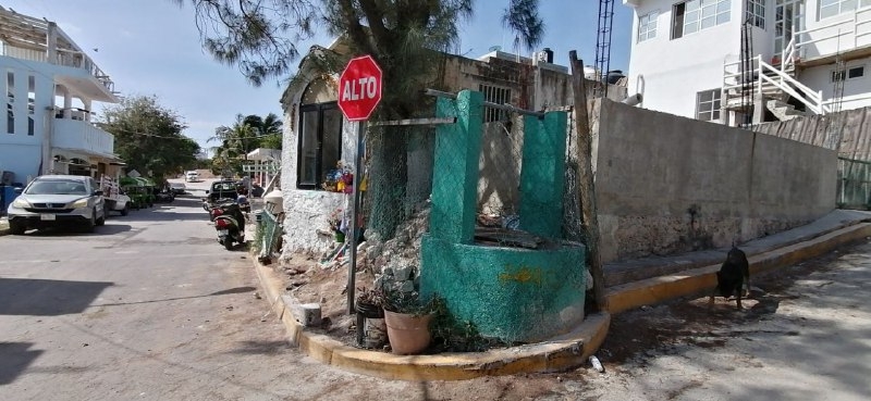 Residentes en Isla Mujeres temen que el agua esté contaminada por el uso de letrinas