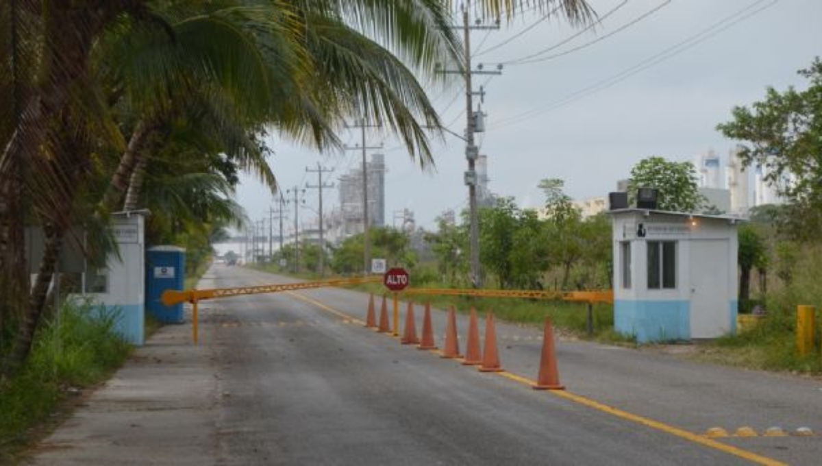 Se calcula que alrededor de dos mil vehículos al día pasan en la carretera Ciudad del Carmen-Villahermosa