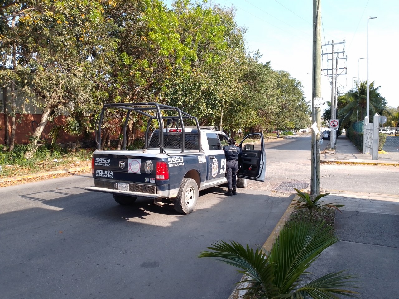Comando armado levanta a un hombre en la Plaza Outlet, en Cancún