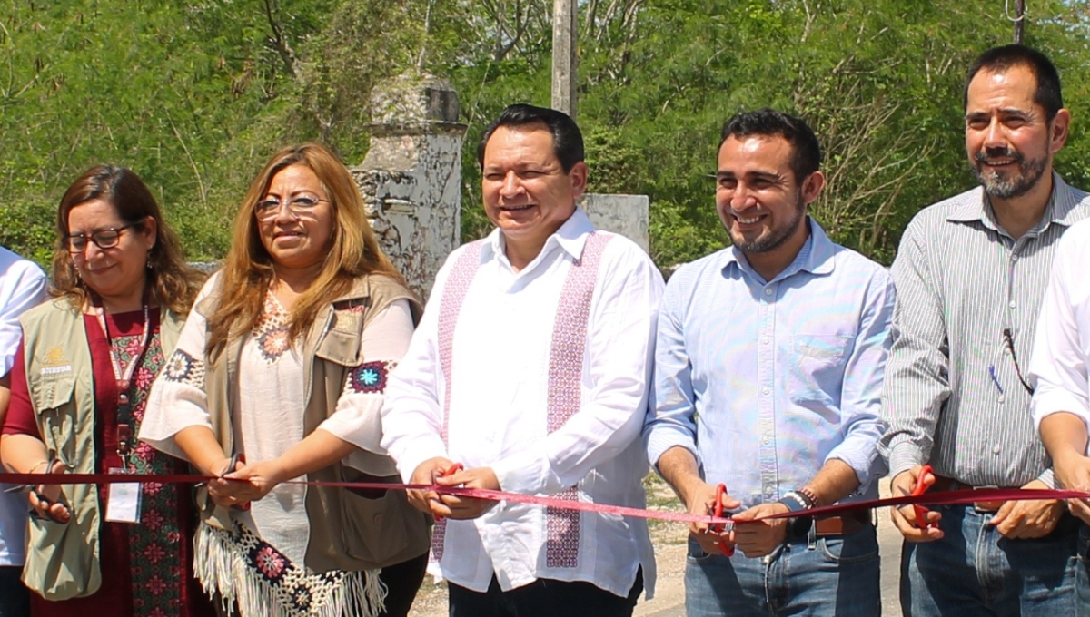 Joaquín Díaz Mena inaugura la carretera Ticimul-Dzununcán en Yucatán