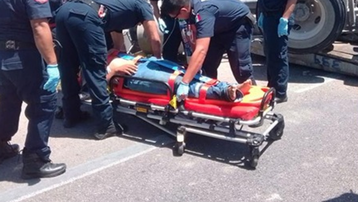 El chofer fue transportado a un hospital por una ambulancia de la SSP