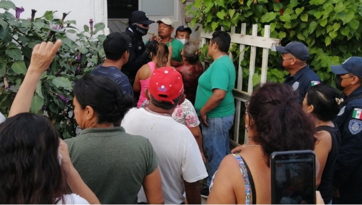 Vecinos exhiben a 'mafia' que busca adueñarse de sus predios en Isla Mujeres