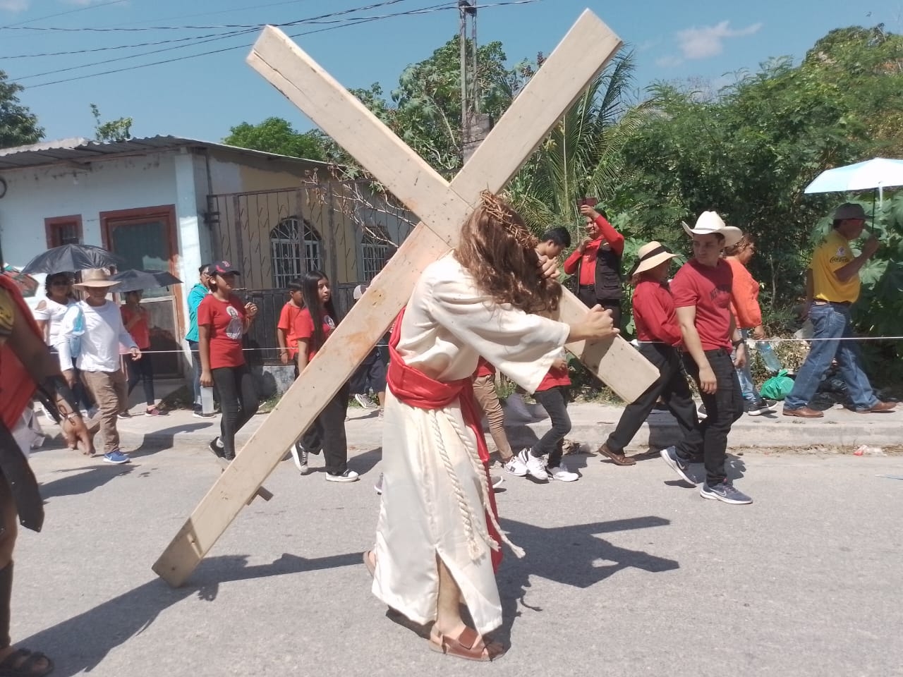 Feligreses de municipios de Campeche reviven el Viacrucis de Jesucristo: FOTOS