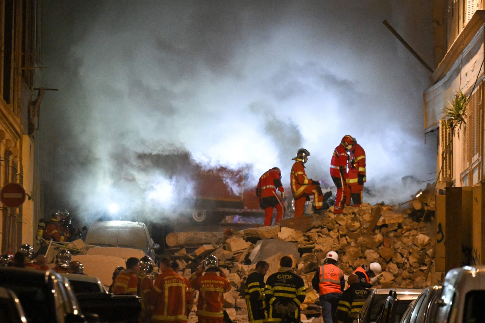Explosión provoca derrumbe de un edificio en Marsella, Francia