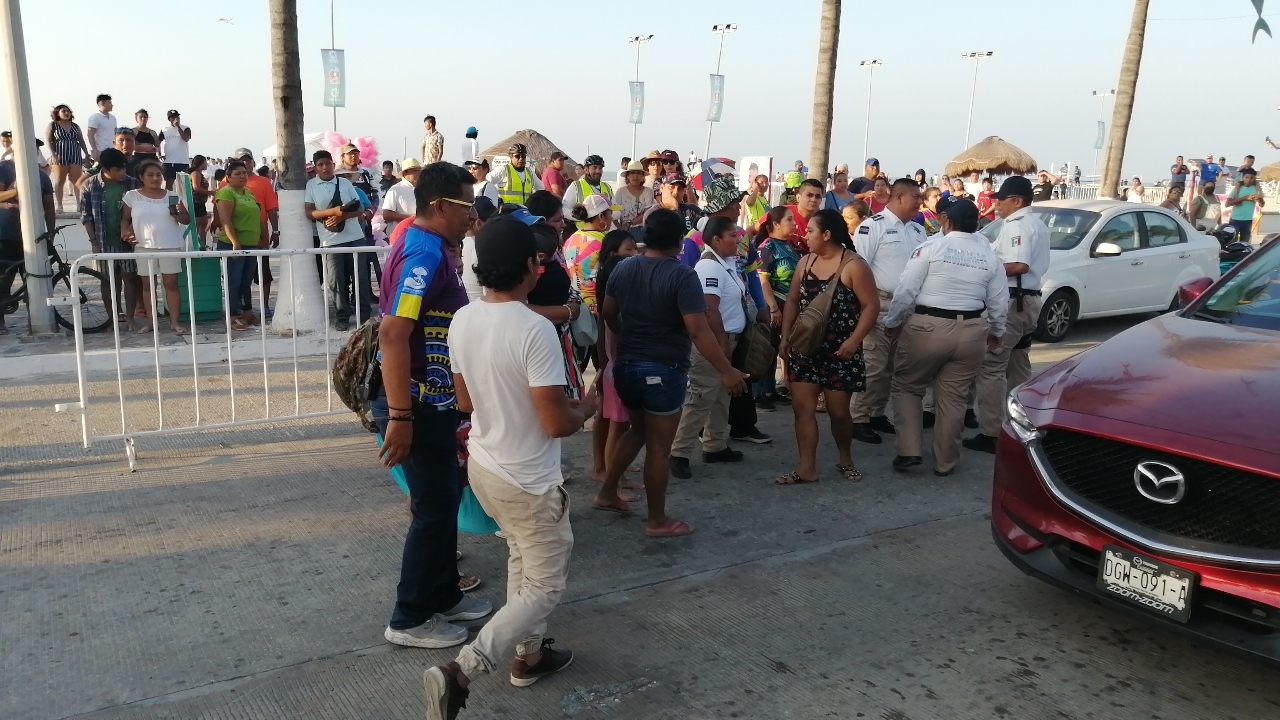 Riña en Playa Norte, Ciudad del Carmen, deja varias personas lesionadas y detenidas