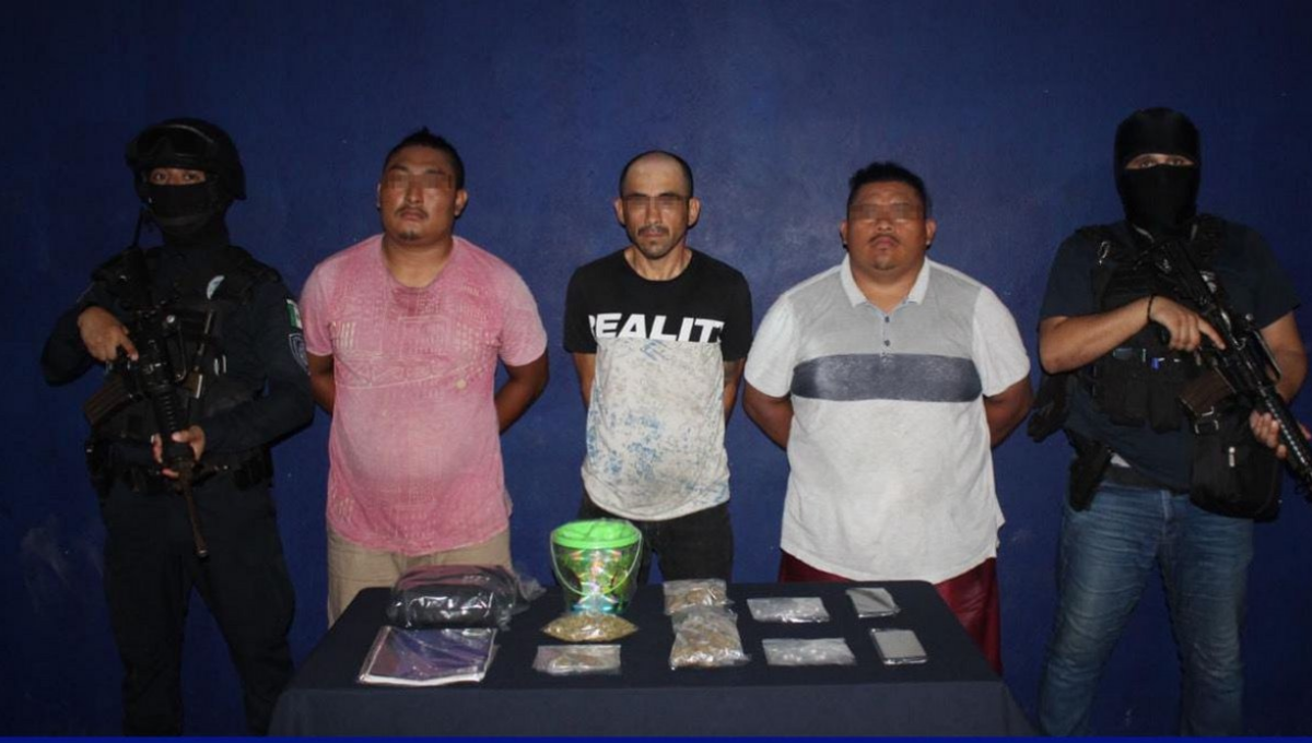 Arrestan a tres narcomenudistas en Cancún; aseguran 59 dosis de drogas