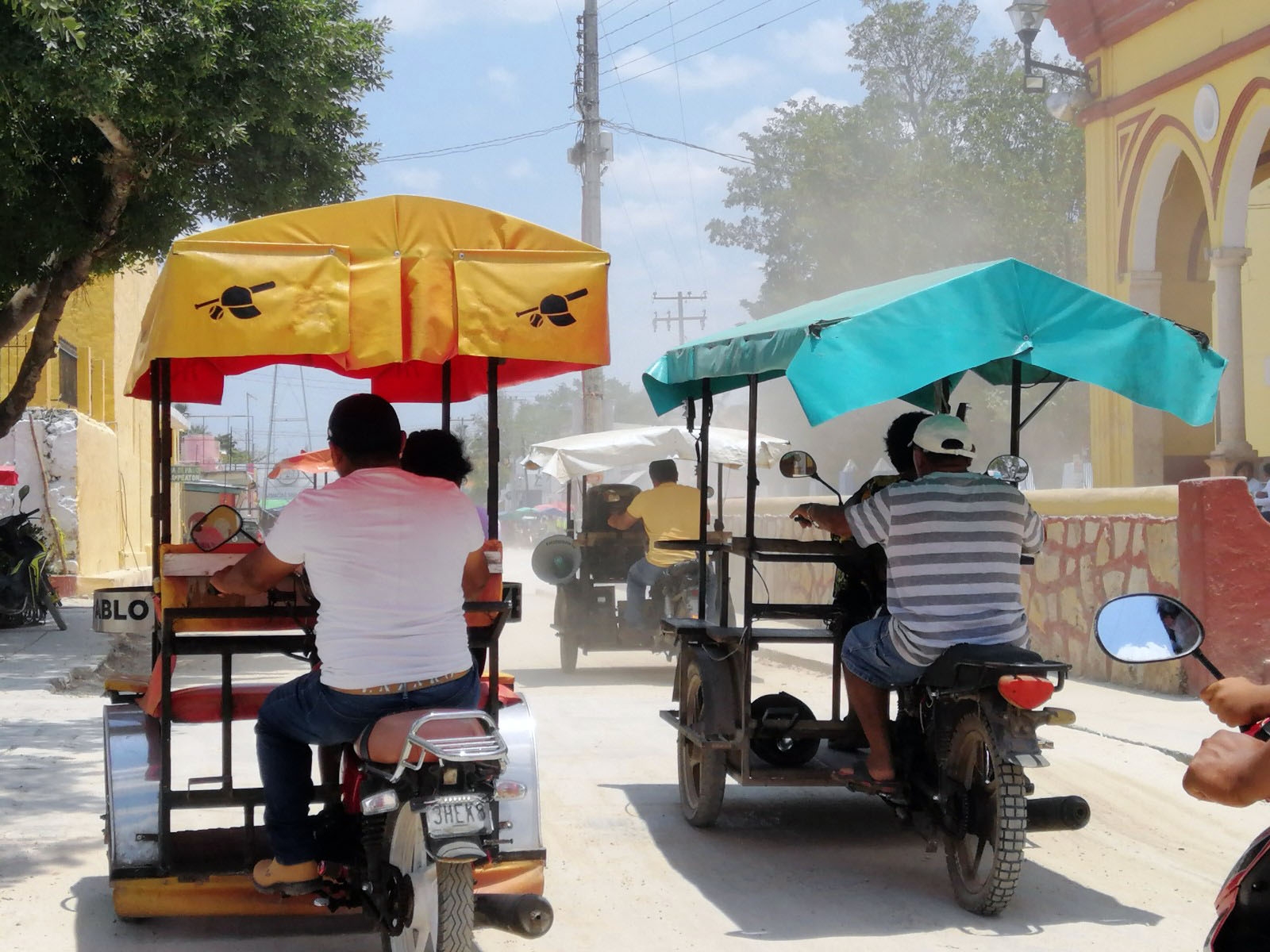 Vecinos de Seyé se quejan por las altas tarifas en mototaxis; cobran hasta 12 pesos por persona