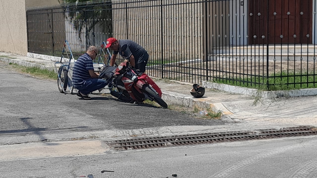 Conductor atropella a un motociclista por no respetar el alto en Campeche