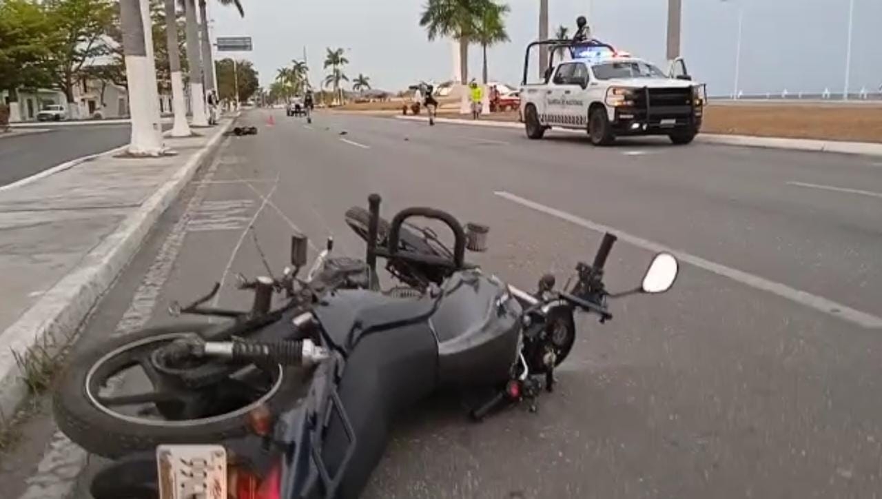 El guiador perdió el control de la motocicleta por usar el teléfono