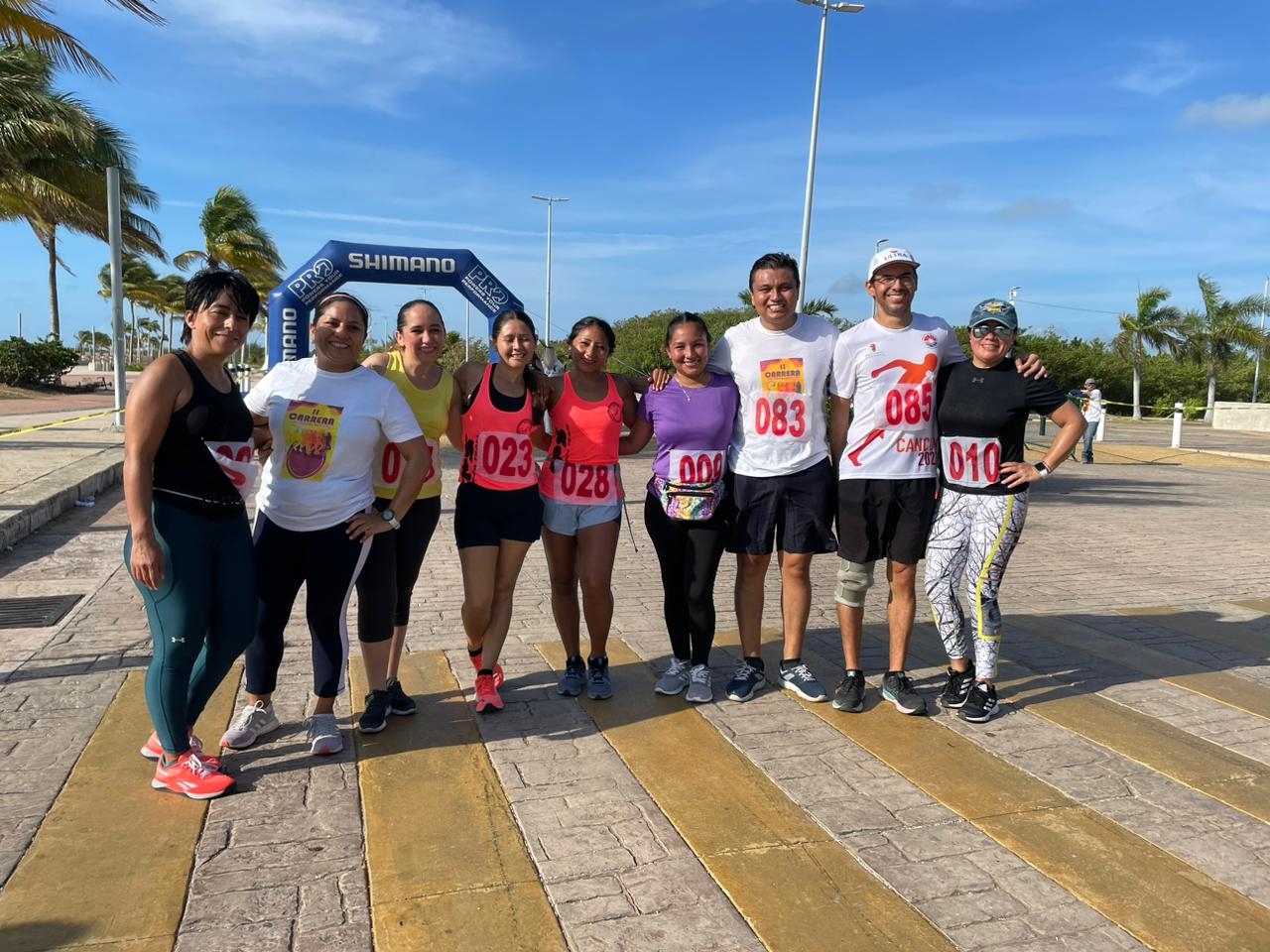 200 atletas celebran el “Día del Maestro” con una carrera en Cancún
