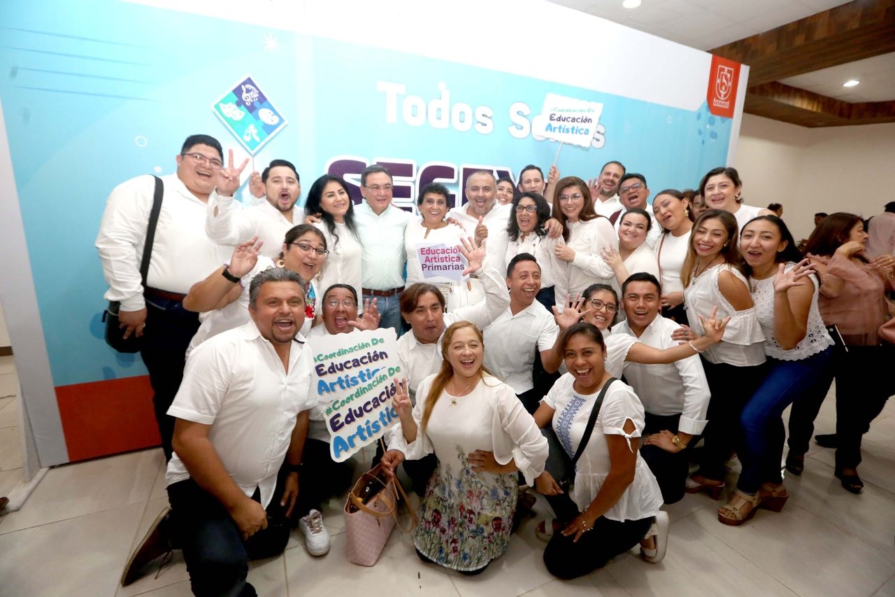 Liborio Vidal prepara festejo del Día del Maestro en siete municipios de Yucatán