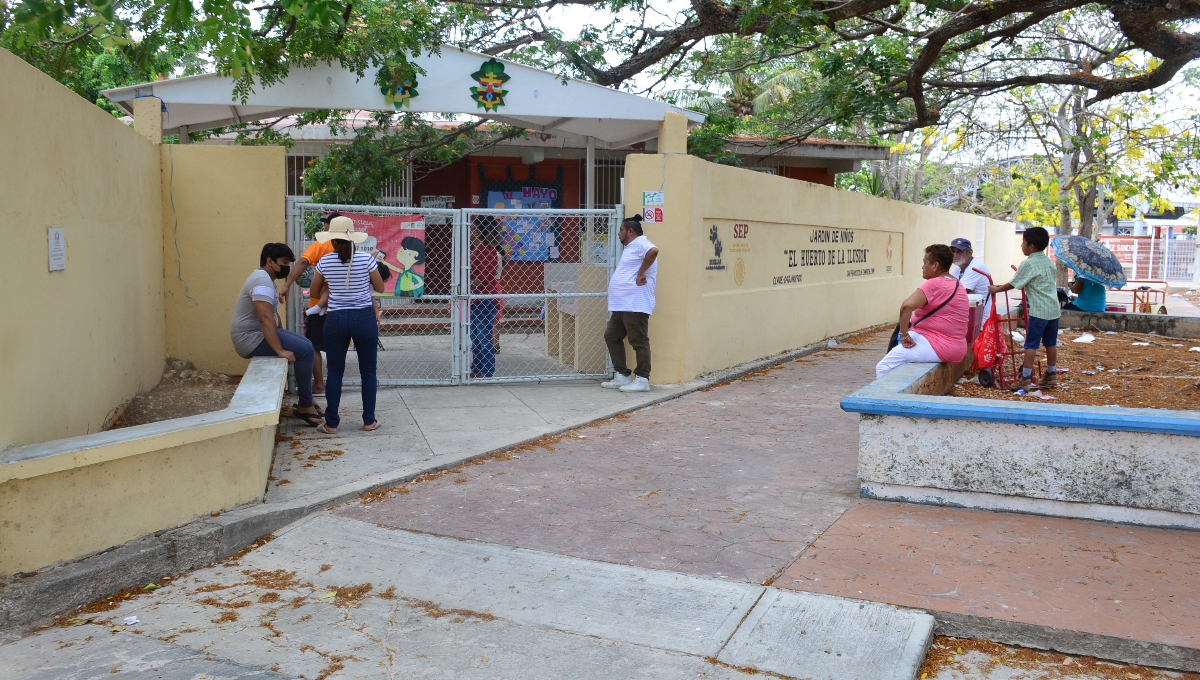 Entre carencias de material didáctico y plazas, docentes de Campeche celebran el Día del Maestro