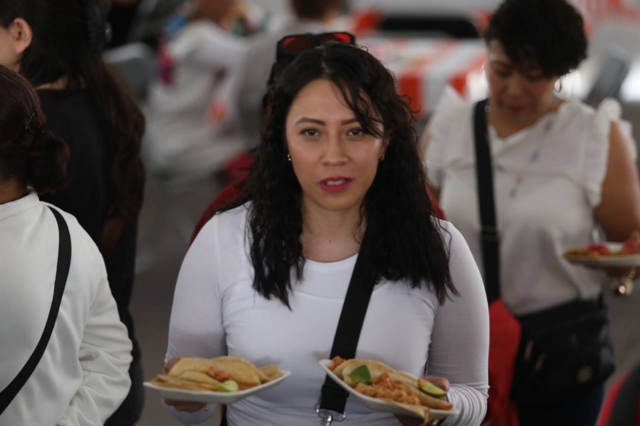 Yucatán vende más de 2 toneladas de cochinita en Ciudad de México; rompen récord