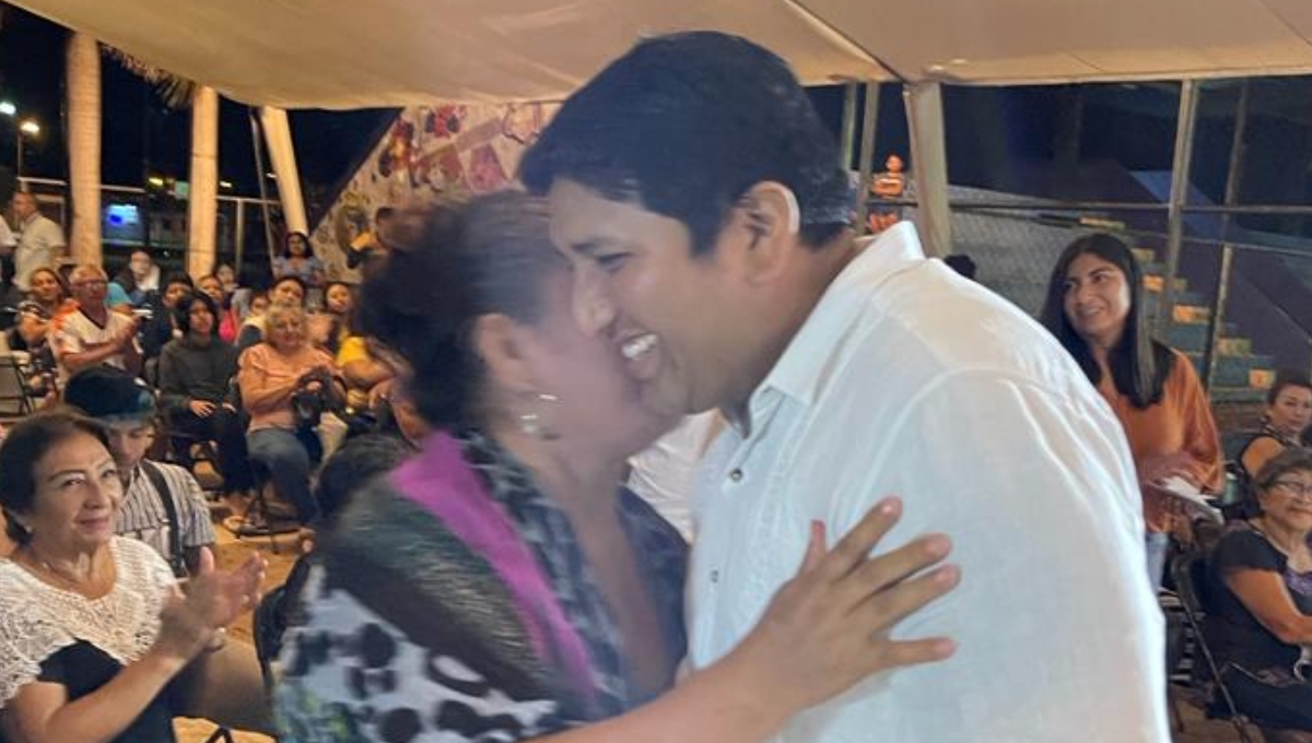 Rogerio Castro atendió a más de 100 madres durante 'Infonavit pa' toda madre' en Mérida