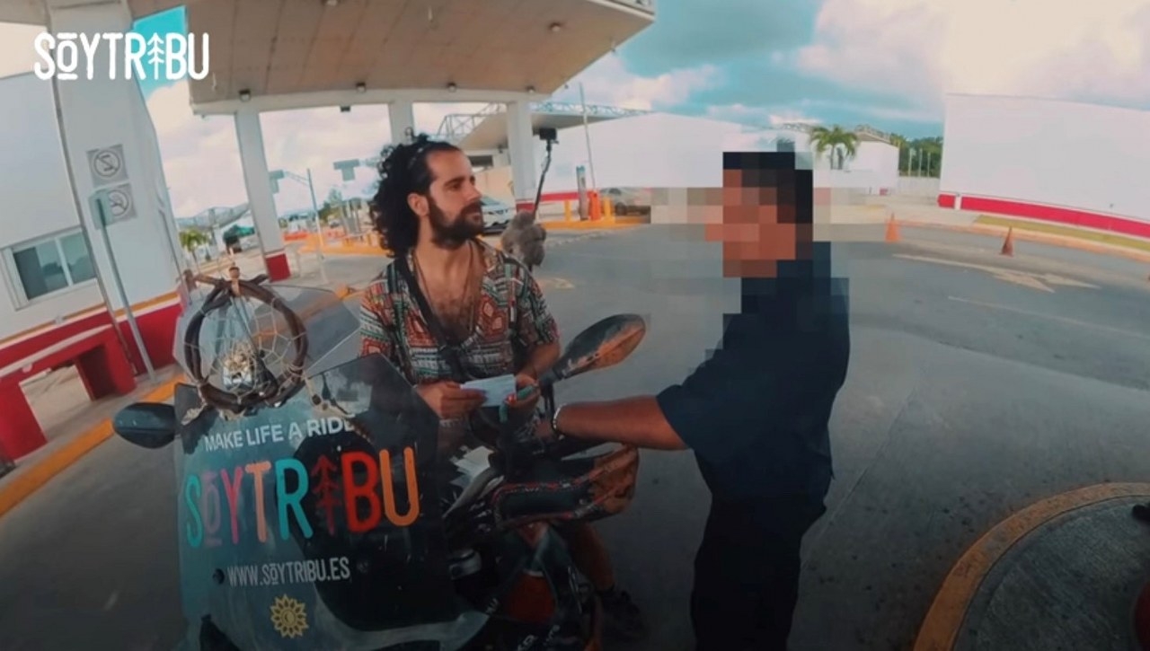 Aduana de Chetumal intenta cobrar 14 mil pesos a youtuber por tomarse una foto