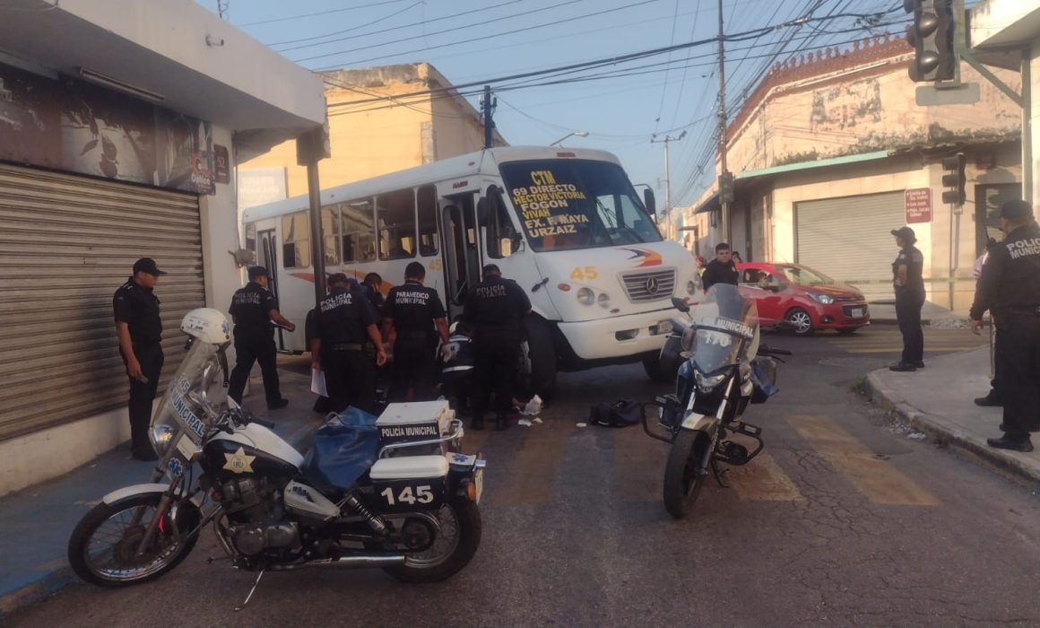 Abuelito pierde un pie al pasarle encima un camión en el Centro de Mérida