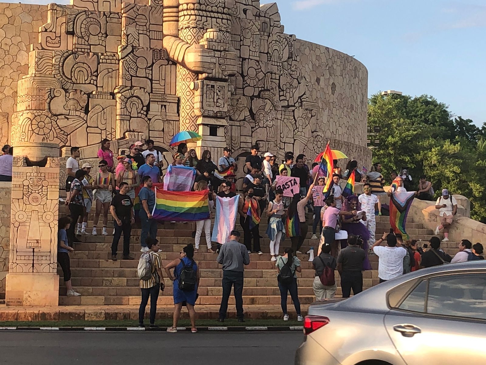 Comunidad LGBT+ de Yucatán protesta por el Día Contra la Homofobia en Mérida: EN VIVO