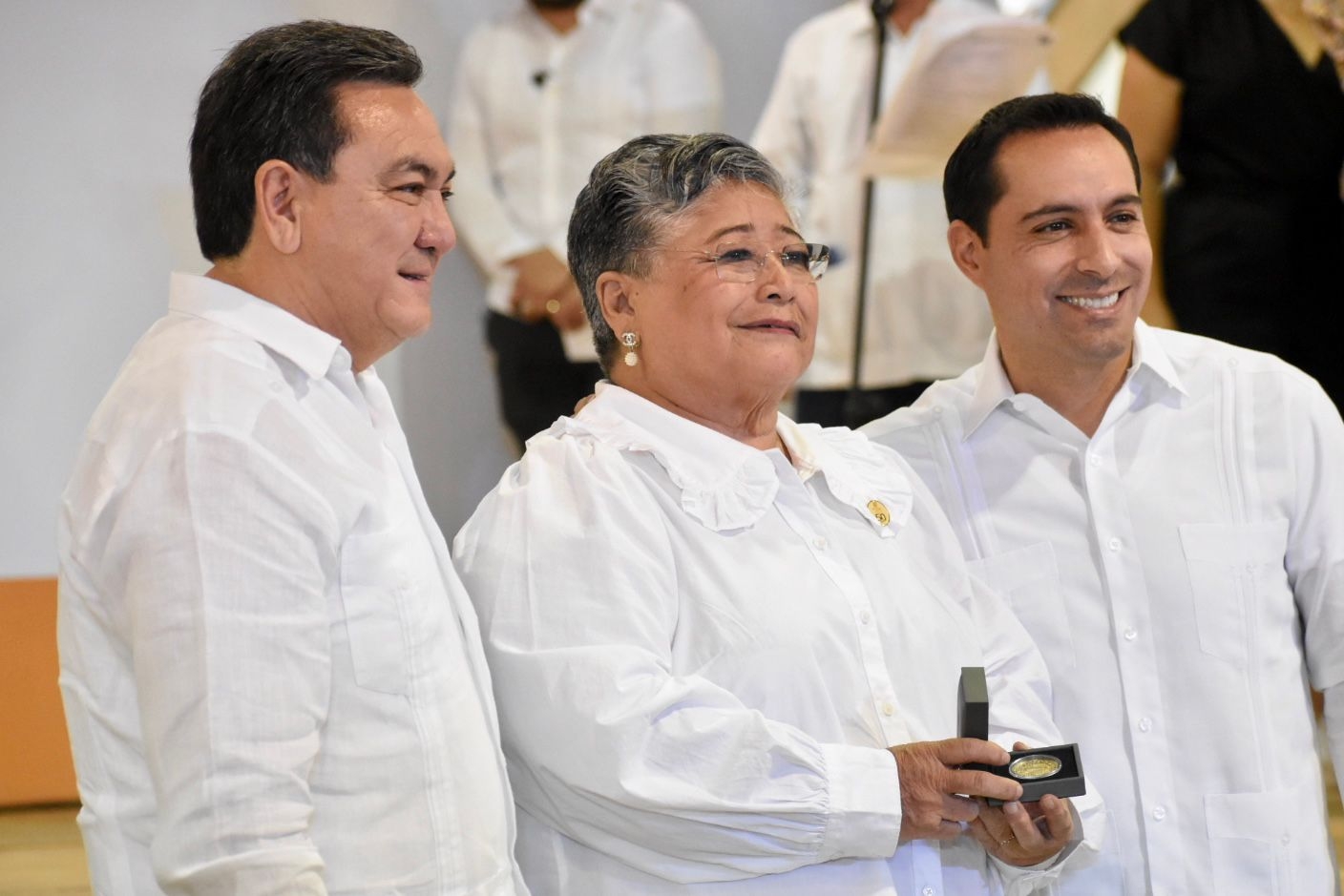 Fueron 500 maestros reconocidos de Yucatán por sus décadas de trayectoria