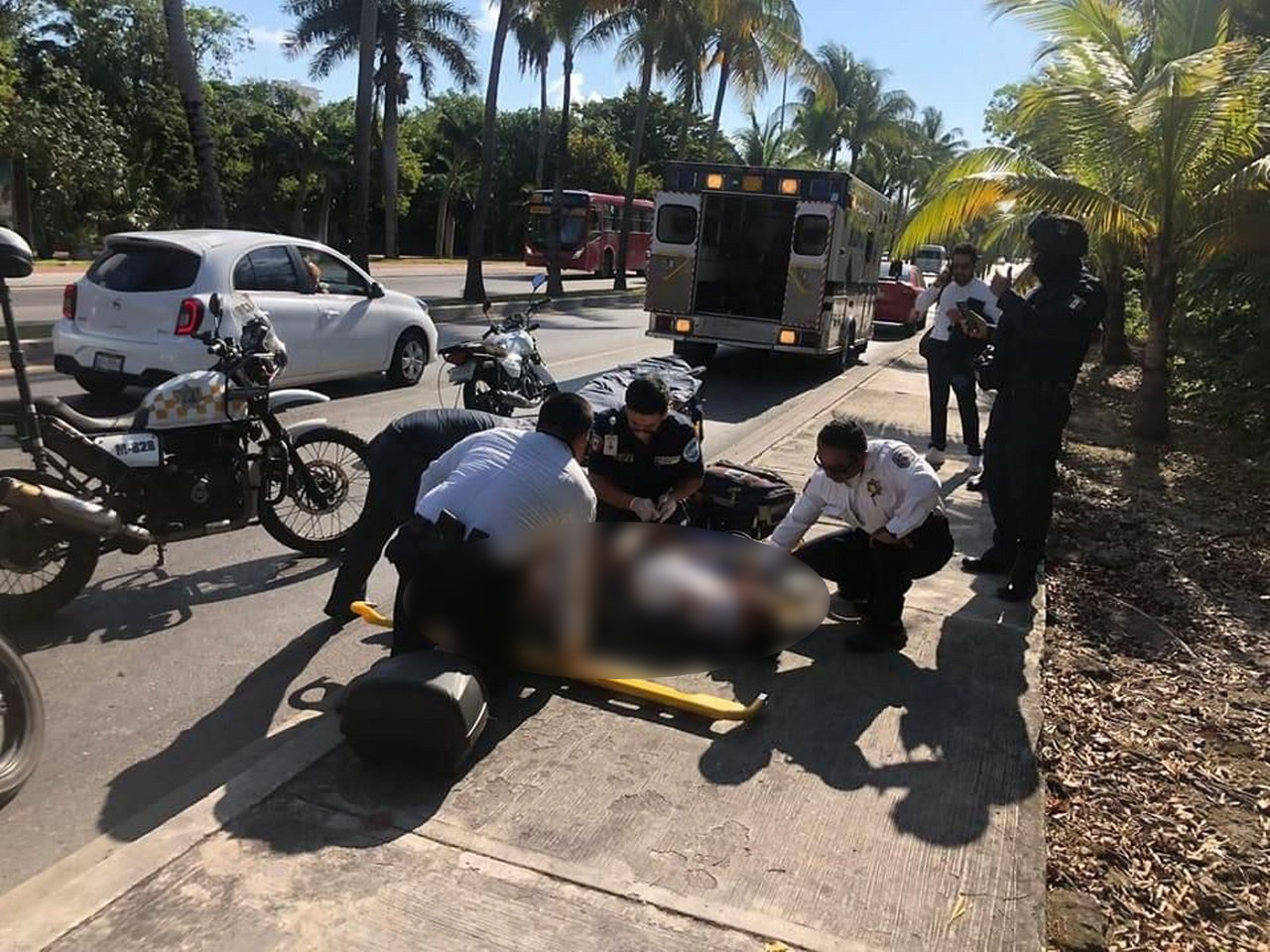 Motociclista atropella a peatón en la Zona Hotelera de Cancún