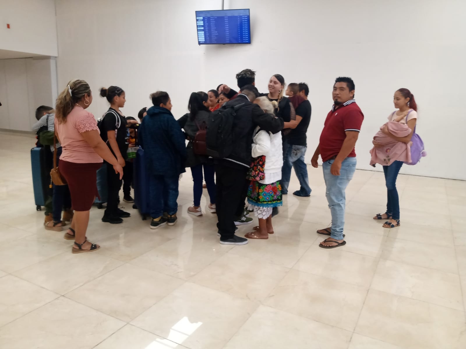 Migrante de K'ankab regresa a Yucatán después de 20 años; se fue a los 18 años a California