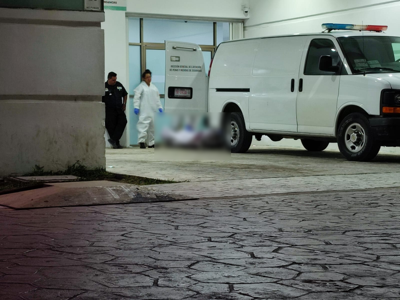 Muere reo en Cancún en una ambulancia; era trasladado al hospital