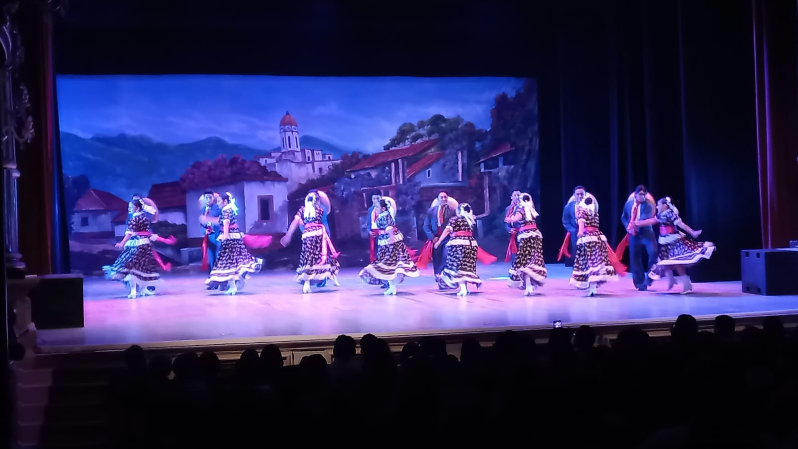 Escuela de Danza Zentzontle presenta espectáculo "Alma Norteña" en Campeche