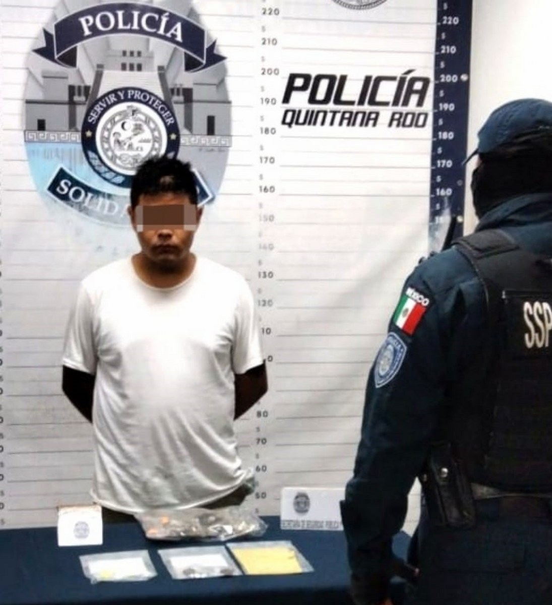 Arrestan a mototaxista con 35 dosis de droga en Playa del Carmen