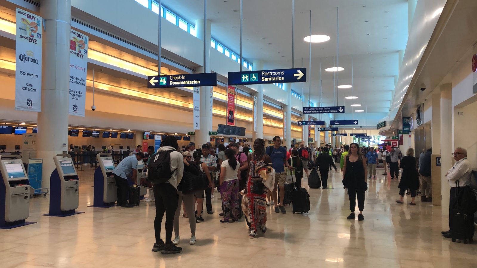 Cancelan 20 vuelos en el Aeropuerto de Cancún a CDMX por ceniza volcánica: EN VIVO
