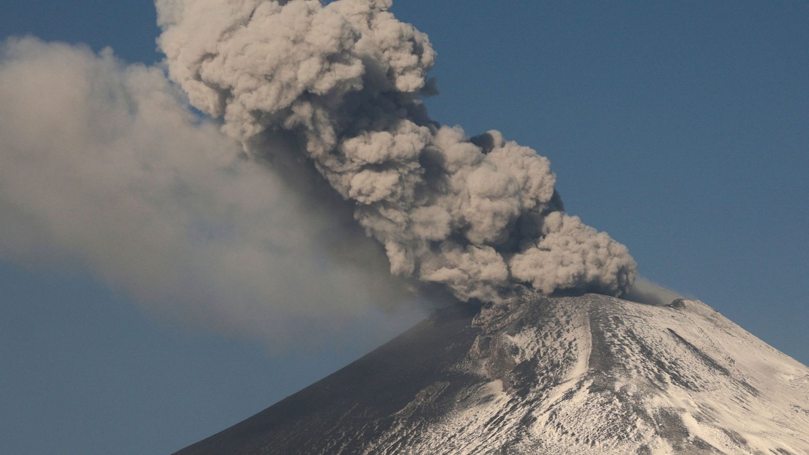 AMLO informa protocolo de emergencia ante actividad del volcán Popocatépetl