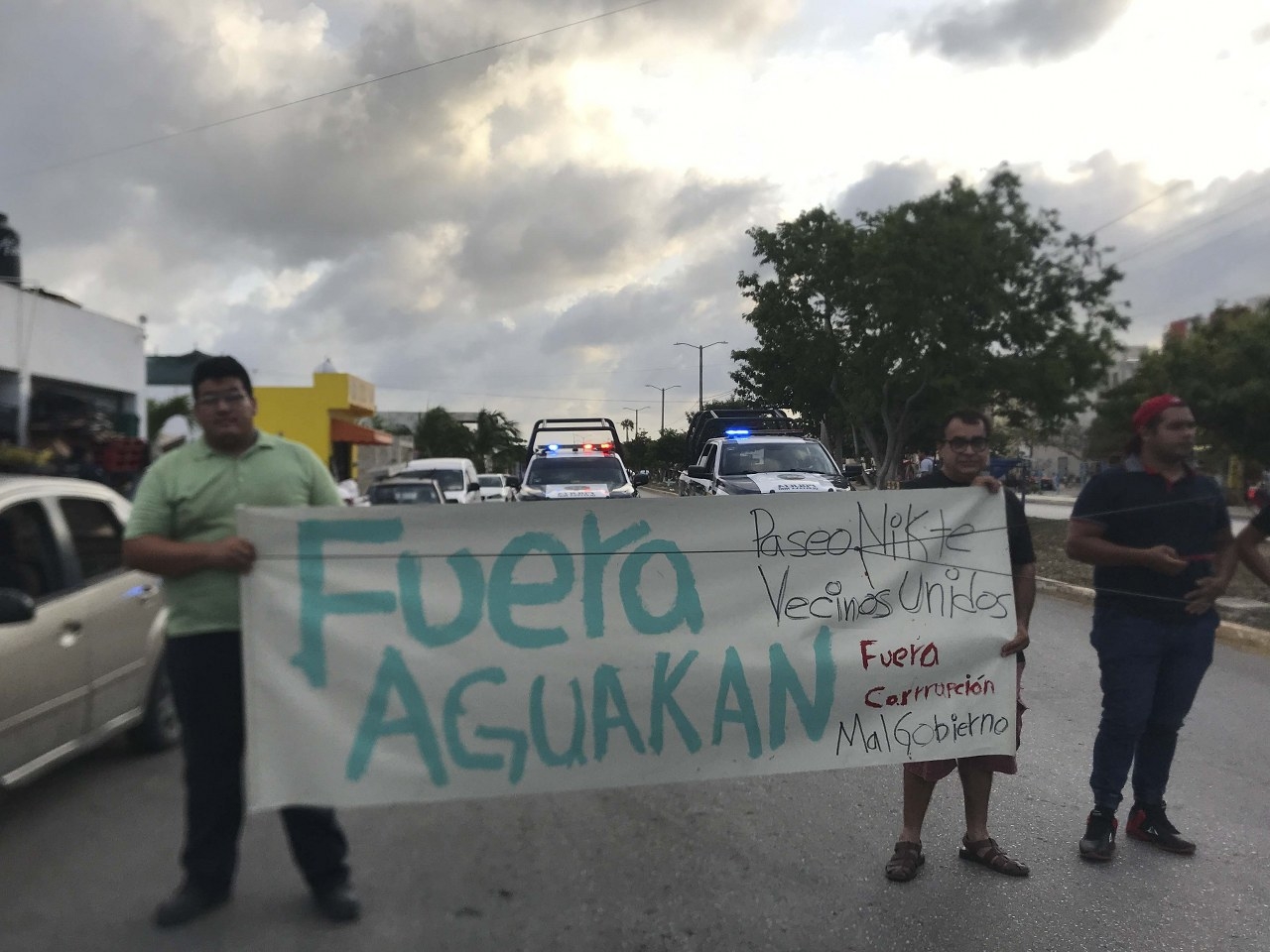 Activistas en Cancún y Playa del Carmen exigen quitarle la concesión a Aguakan