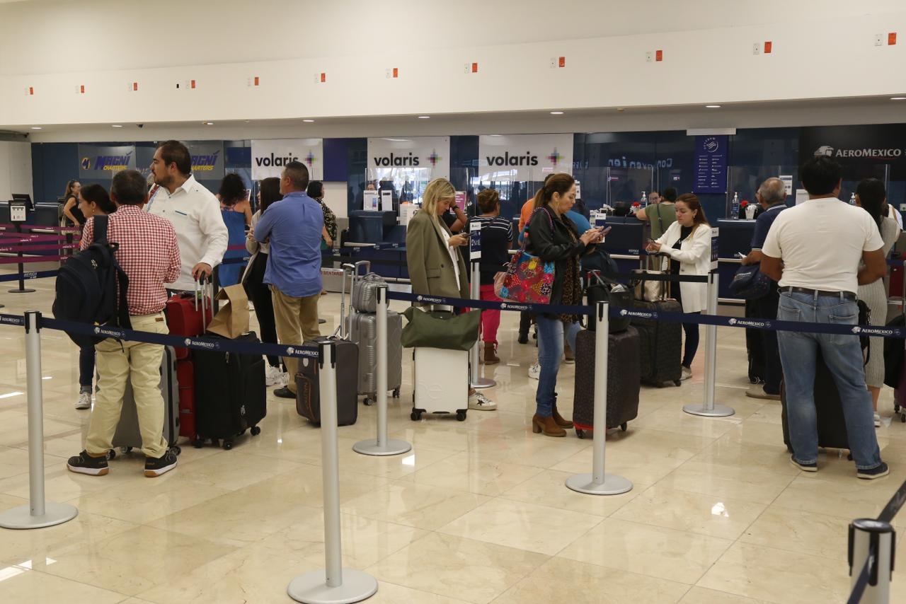 Cancelan un vuelo y retrasan seis más por la alerta volcánica del Popocatépetl en el aeropuerto de Mérida