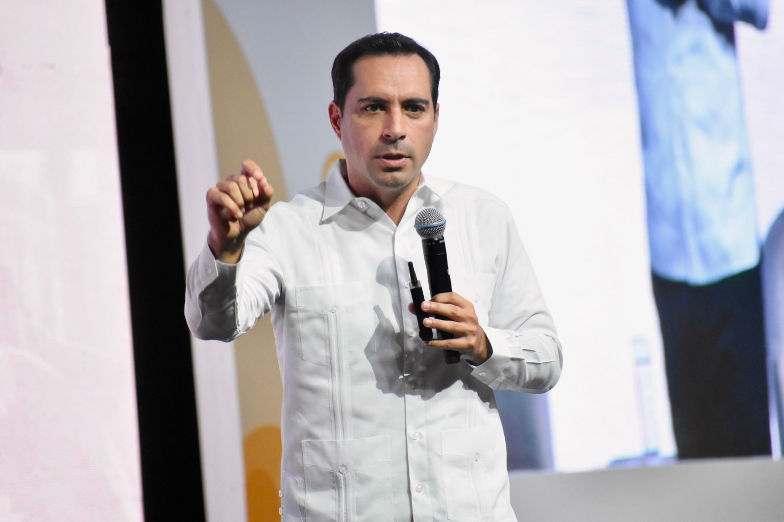 Mauricio Vila anuncia la llegada del primer IE-TRAM a Mérida para este viernes
