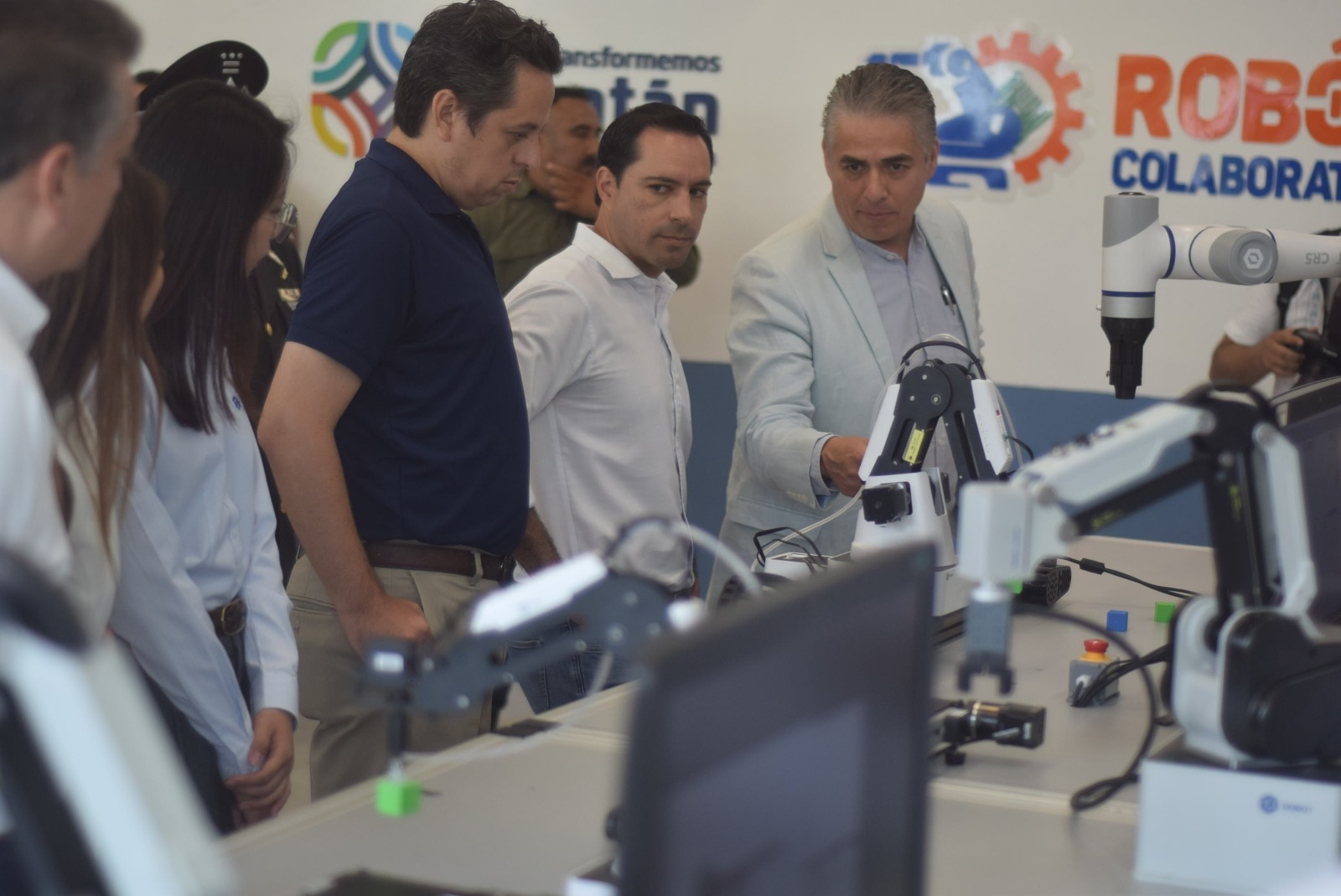 Mauricio Vila inaugura nuevos laboratorios de robótica en la UTM de Mérida