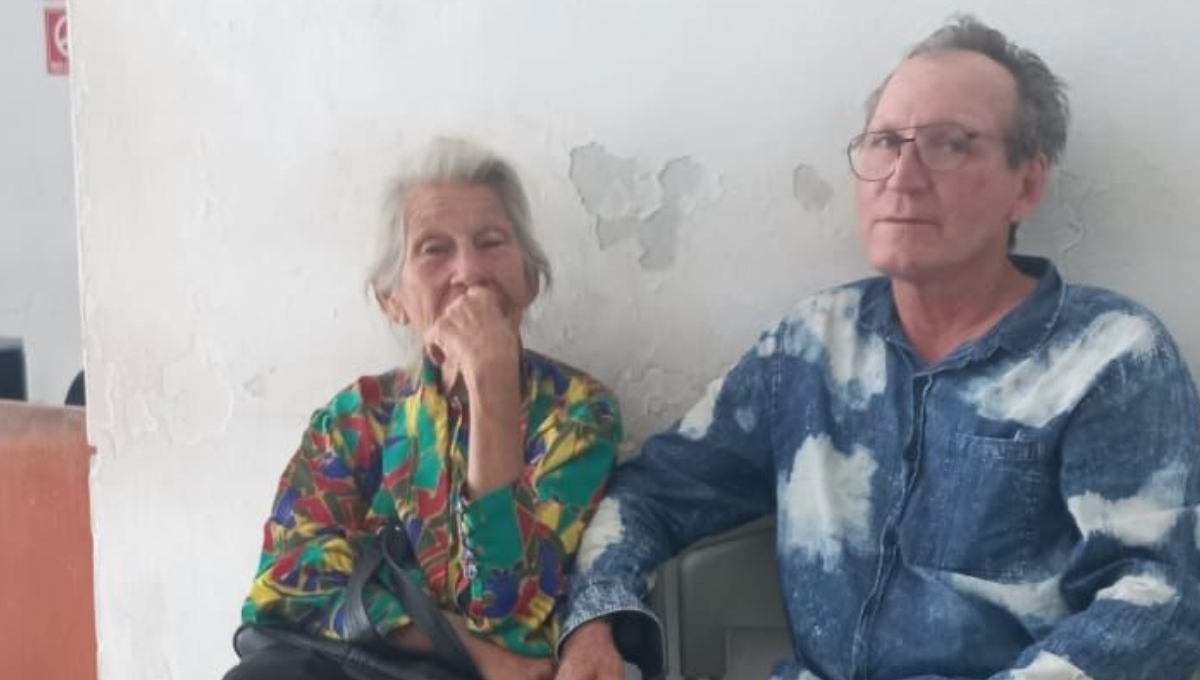 Sacan a abuelita de su casa con documentos falsos en Mérida