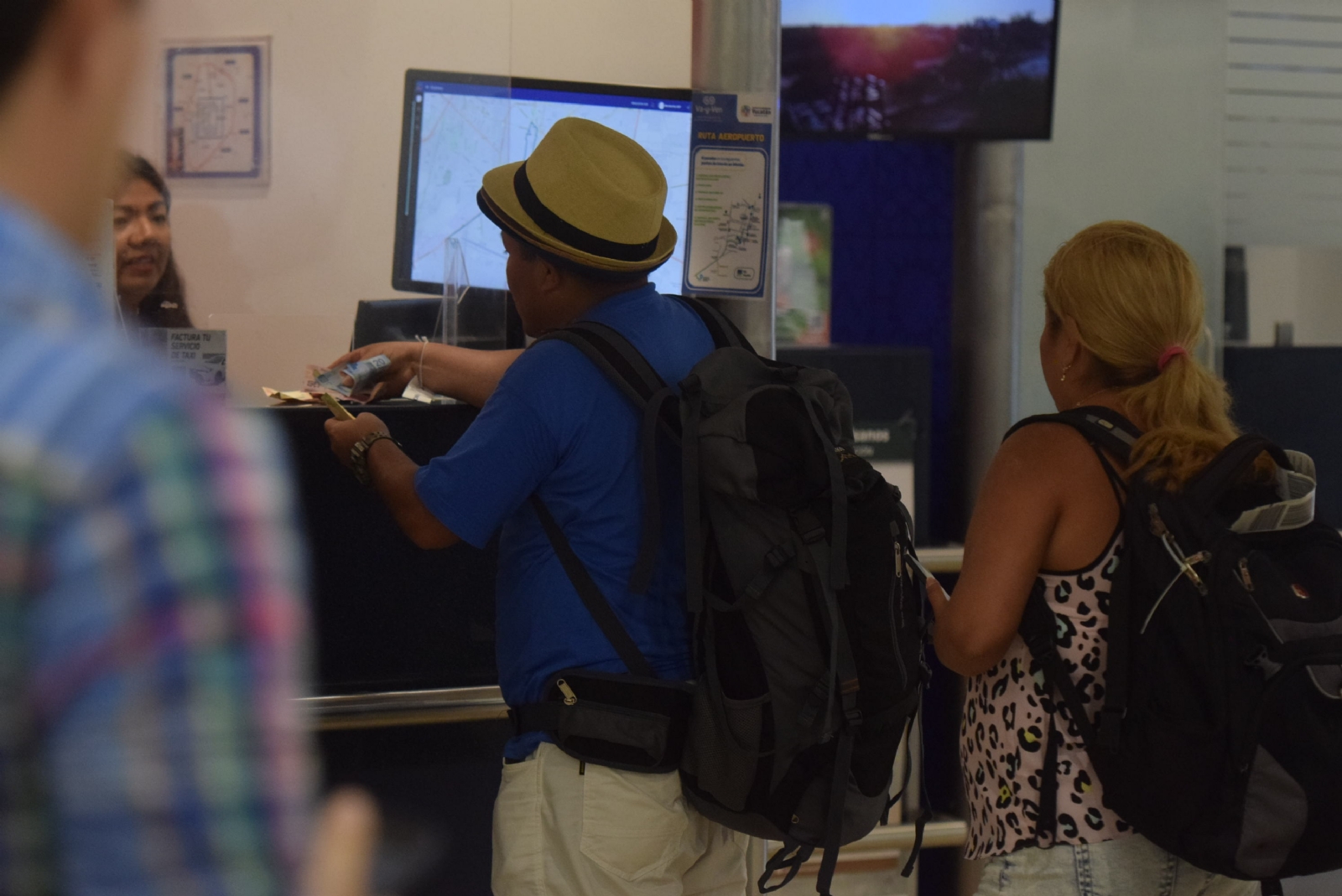 Peruano denuncia discriminación en el aeropuerto de Mérida; le arruinaron la luna de miel